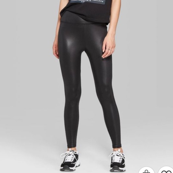 BNWT Wild Fable black high rise liquid leggings - Picture 2 of 2